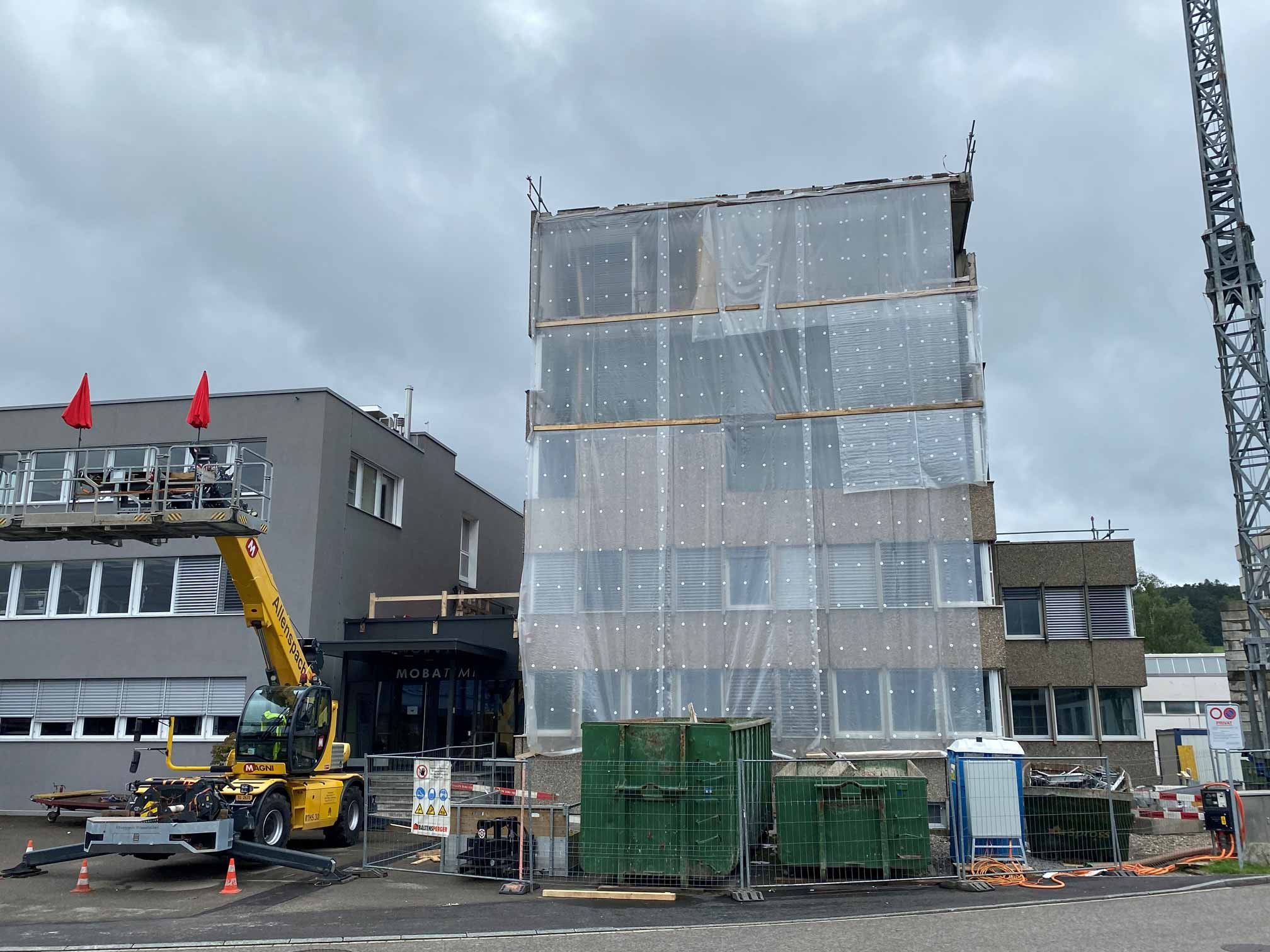 Mobatime_Renovation_Wetterschutz_Gebäude